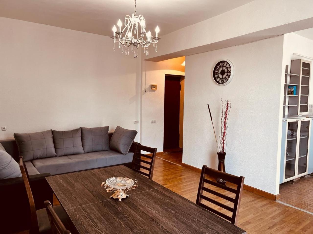 Komitas Apartement Yerevan Exterior photo